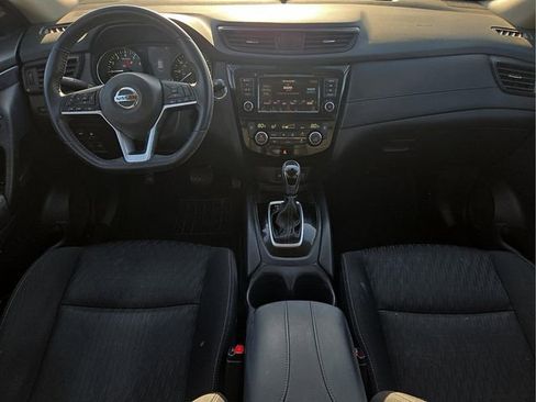 Used 2020 Nissan Rogue SV image 17