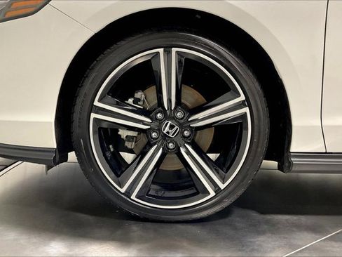 Used 2023 Honda Accord Sport image 9