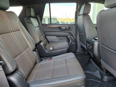 Used 2025 Chevrolet Tahoe High Country image 25