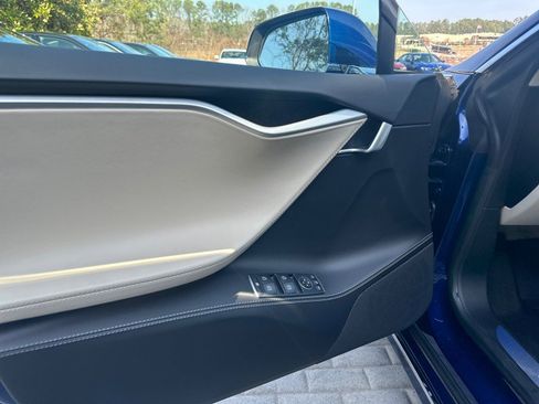 Used 2018 Tesla Model S AWD image 16