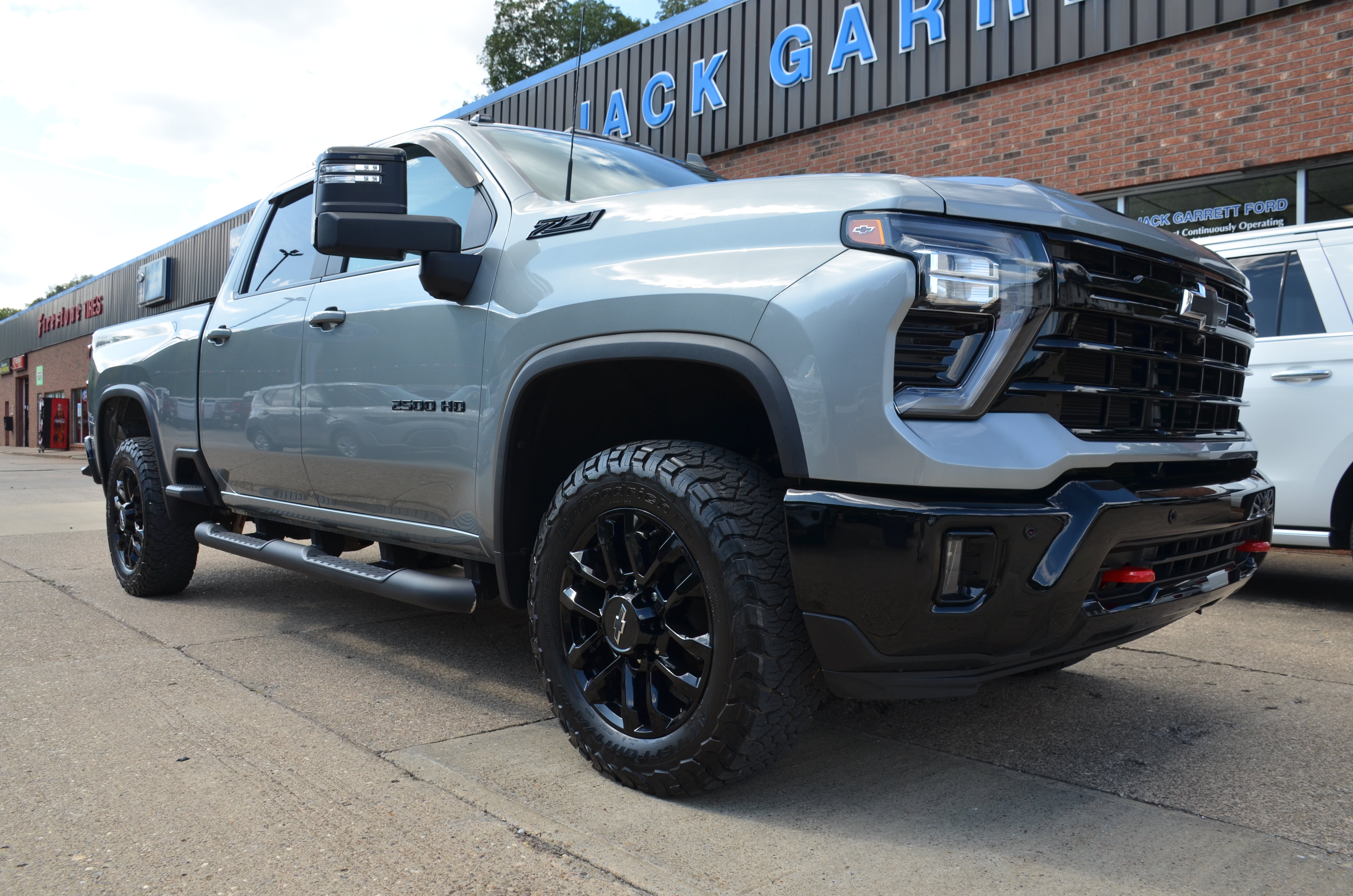 Used 2025 Chevrolet Silverado 2500 LT w/ Trail Boss Package AWD/4WD image 1