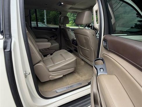 Used 2015 GMC Yukon XL SLT w/ Open Road Package AWD/4WD image 10