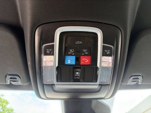 Used 2025 RAM 1500 Big Horn AWD/4WD image 12