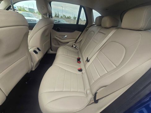 Used 2021 Mercedes-Benz GLC 300 4MATIC image 17