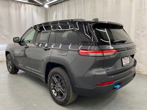 New 2024 Jeep Grand Cherokee Trailhawk w/ Advanced Protech Group II AWD/4WD image 5