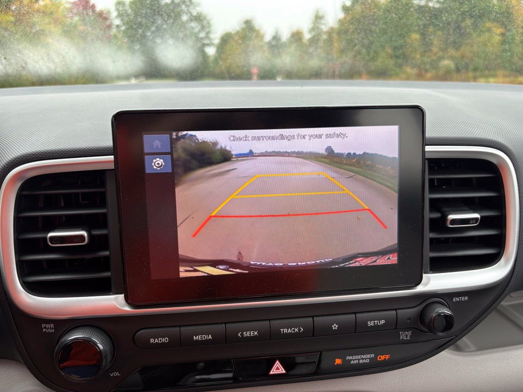 Used 2024 Hyundai Venue SEL FWD image 5