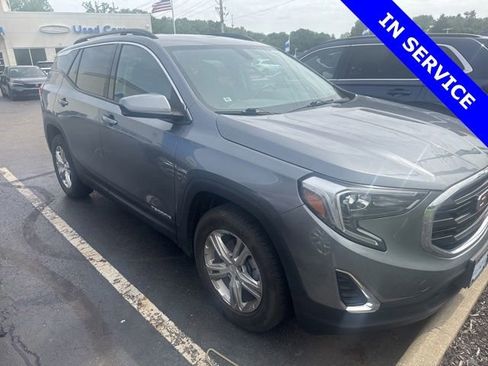 Used 2018 GMC Terrain SLE w/ Driver Convenience Package FWD image 1
