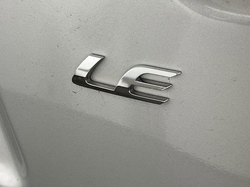 Used 2024 Toyota Corolla LE image 27