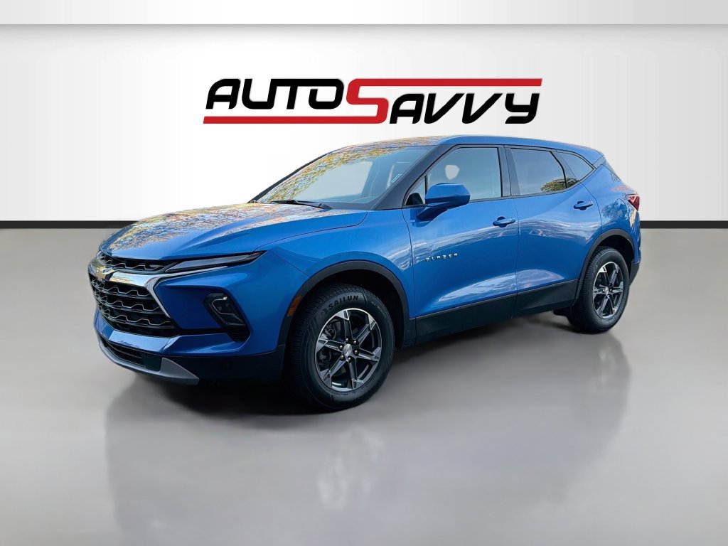 Used 2025 Chevrolet Blazer LT FWD image 3