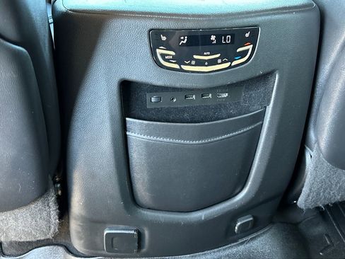 Used 2019 Cadillac Escalade ESV Luxury image 20