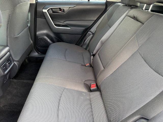 Used 2025 Toyota RAV4 LE AWD/4WD image 27