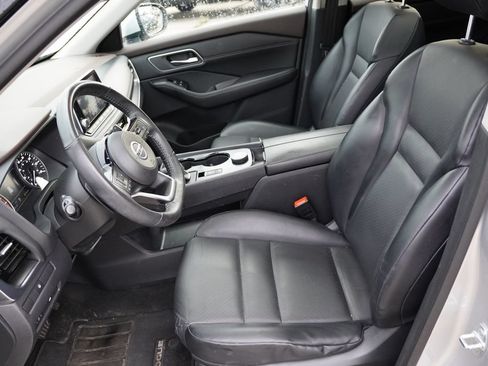Used 2021 Nissan Rogue SV w/ Premium Package AWD/4WD image 4