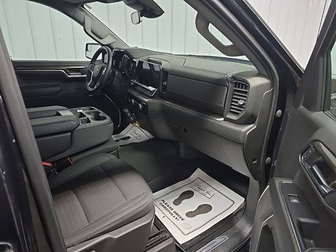 Used 2023 Chevrolet Silverado 1500 RST AWD/4WD image 15