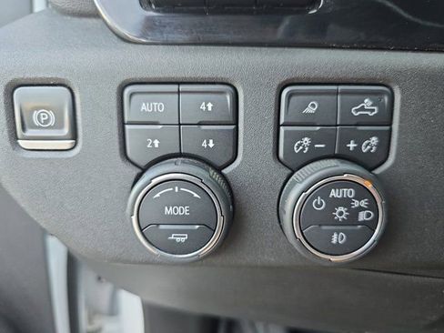 Used 2022 Chevrolet Silverado 1500 LTZ w/ LTZ Premium Package image 26