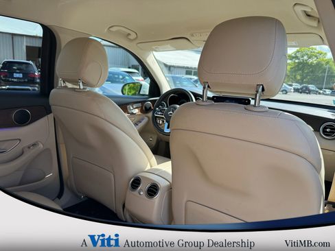 Used 2021 Mercedes-Benz GLC 300 4MATIC image 26