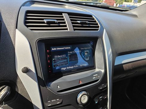 Used 2011 Ford Explorer XLT w/ 202A Rapid Spec Order Code AWD/4WD image 24
