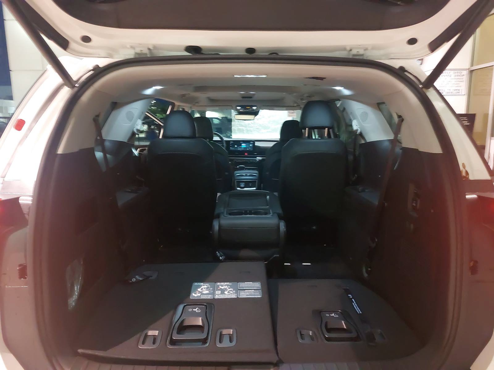 Used 2027 Kia Carnival SX Prestige FWD image 13