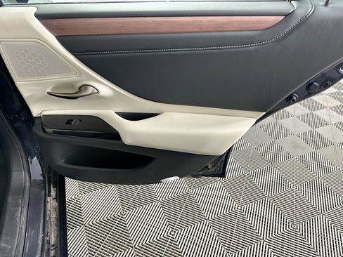Used 2025 Lexus ES 300h w/ Premium Package image 30