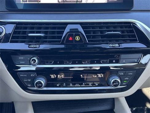 Used 2022 BMW 540i w/ Premium Package image 15