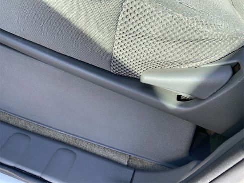 Used 2015 Nissan Frontier SV image 14