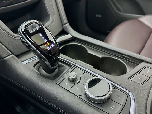 Used 2022 Cadillac XT6 Premium Luxury image 17