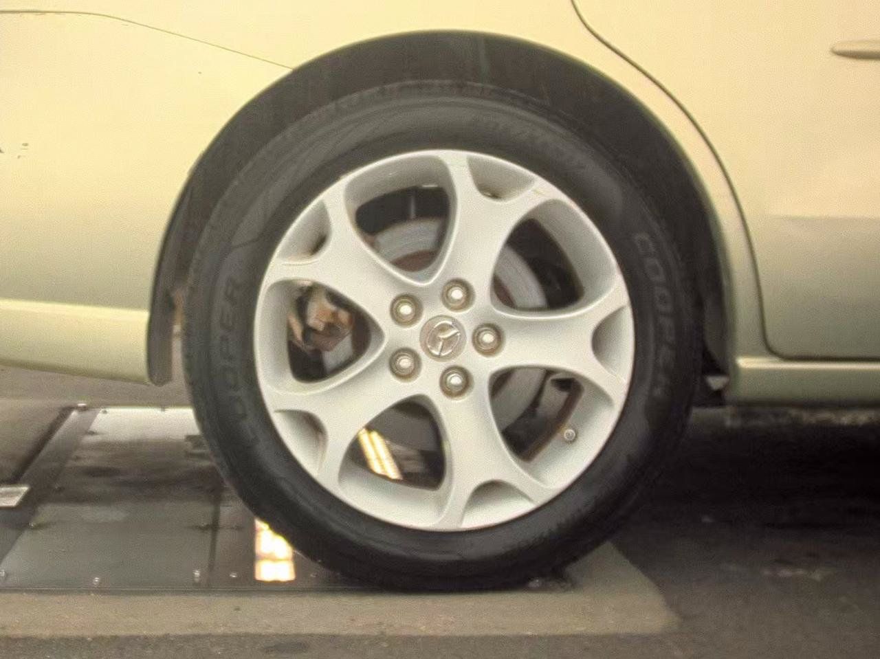 Used 2008 MAZDA MAZDA5 Sport FWD image 11
