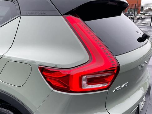 Used 2023 Volvo XC40 Recharge Ultimate image 32