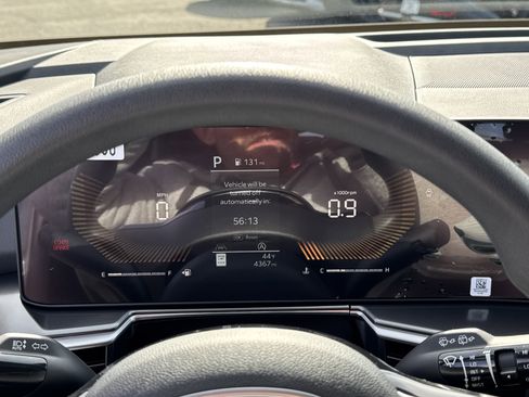 Certified 2025 Kia Sorento LX image 27