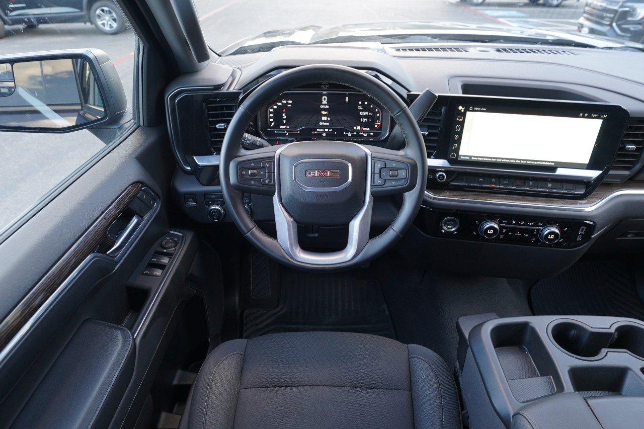 Used 2024 GMC Sierra 1500 Elevation AWD/4WD image 9