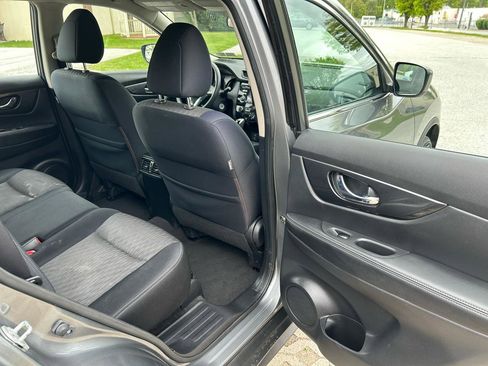 Used 2017 Nissan Rogue S AWD/4WD image 16