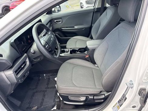 Used 2025 Kia K4 FWD image 14