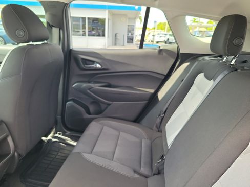 Used 2024 Chevrolet Trax LS w/ Driver Confidence Package FWD image 9