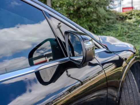 Used 2023 Mercedes-Benz EQS 580 4MATIC SUV image 32