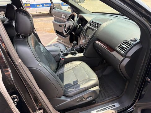 Used 2017 Ford Explorer Platinum AWD/4WD image 49