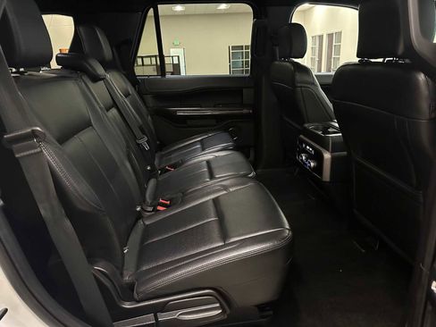 Used 2019 Ford Expedition XLT w/ Equipment Group 201A AWD/4WD image 24