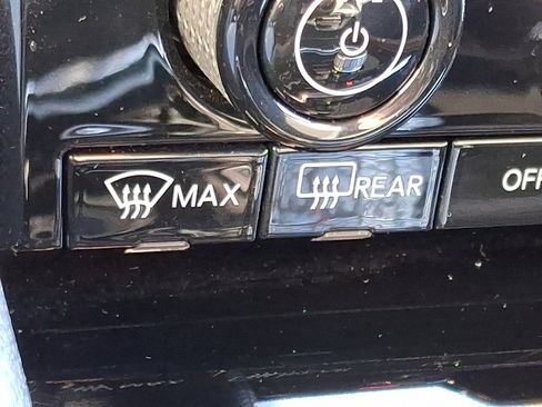 Certified 2024 Jeep Grand Cherokee Altitude image 24