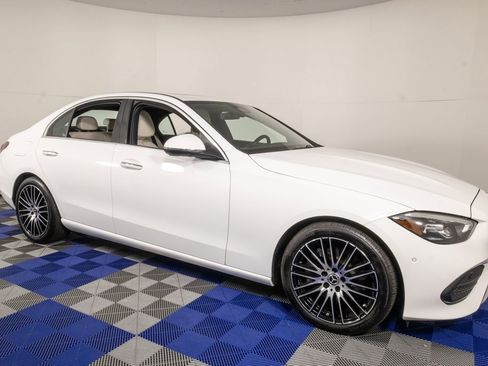 Used 2024 Mercedes-Benz C 300 4MATIC Sedan image 3