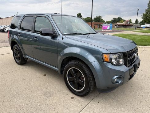 Used 2012 Ford Escape XLT w/ Sport Appearance Pkg AWD/4WD image 3