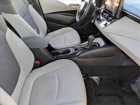 Used 2022 Toyota Corolla LE image 19