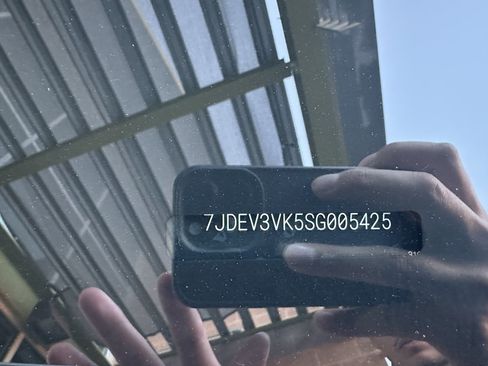 Used 2025 Volvo EX90 Plus image 40