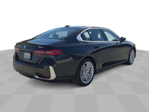 Used 2025 BMW 530i image 8