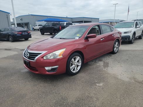 Used 2014 Nissan Altima 2.5 SV FWD image 3