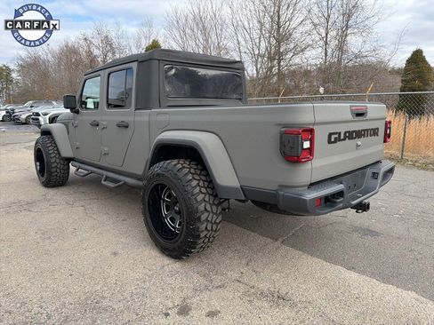 Used 2021 Jeep Gladiator Willys image 4