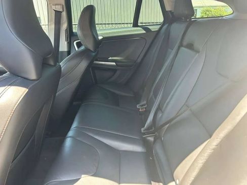 Used 2016 Volvo V60 T5 Cross Country AWD/4WD image 9