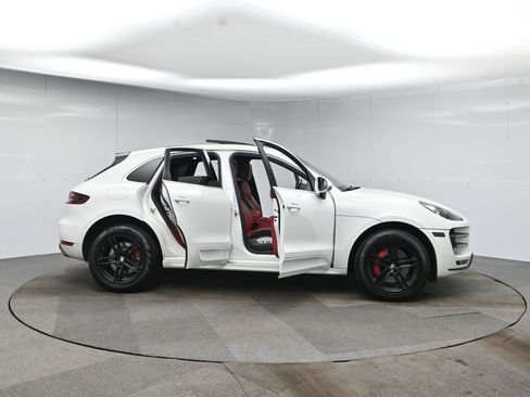 Used 2015 Porsche Macan Turbo image 61