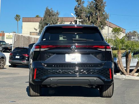 New 2026 Volkswagen Tiguan SE R-Line FWD image 6