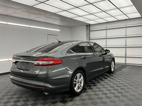 Used 2018 Ford Fusion SE w/ Fusion SE Technology Package image 21
