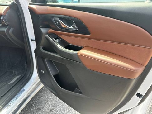 Used 2018 Chevrolet Traverse High Country AWD/4WD image 32