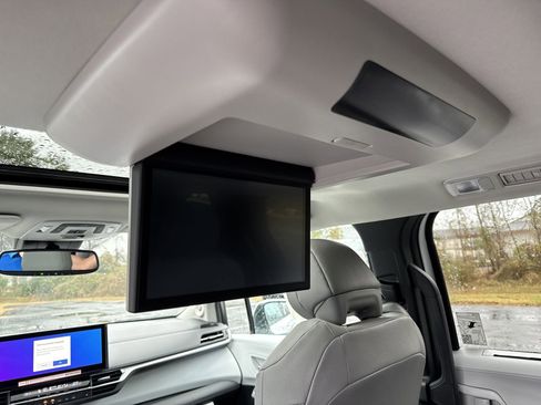 New 2025 Toyota Sienna XLE w/ XLE Plus Package image 27