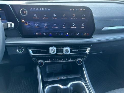 Used 2025 Chevrolet Traverse LT w/ LPO, Floor Liner Package FWD image 16